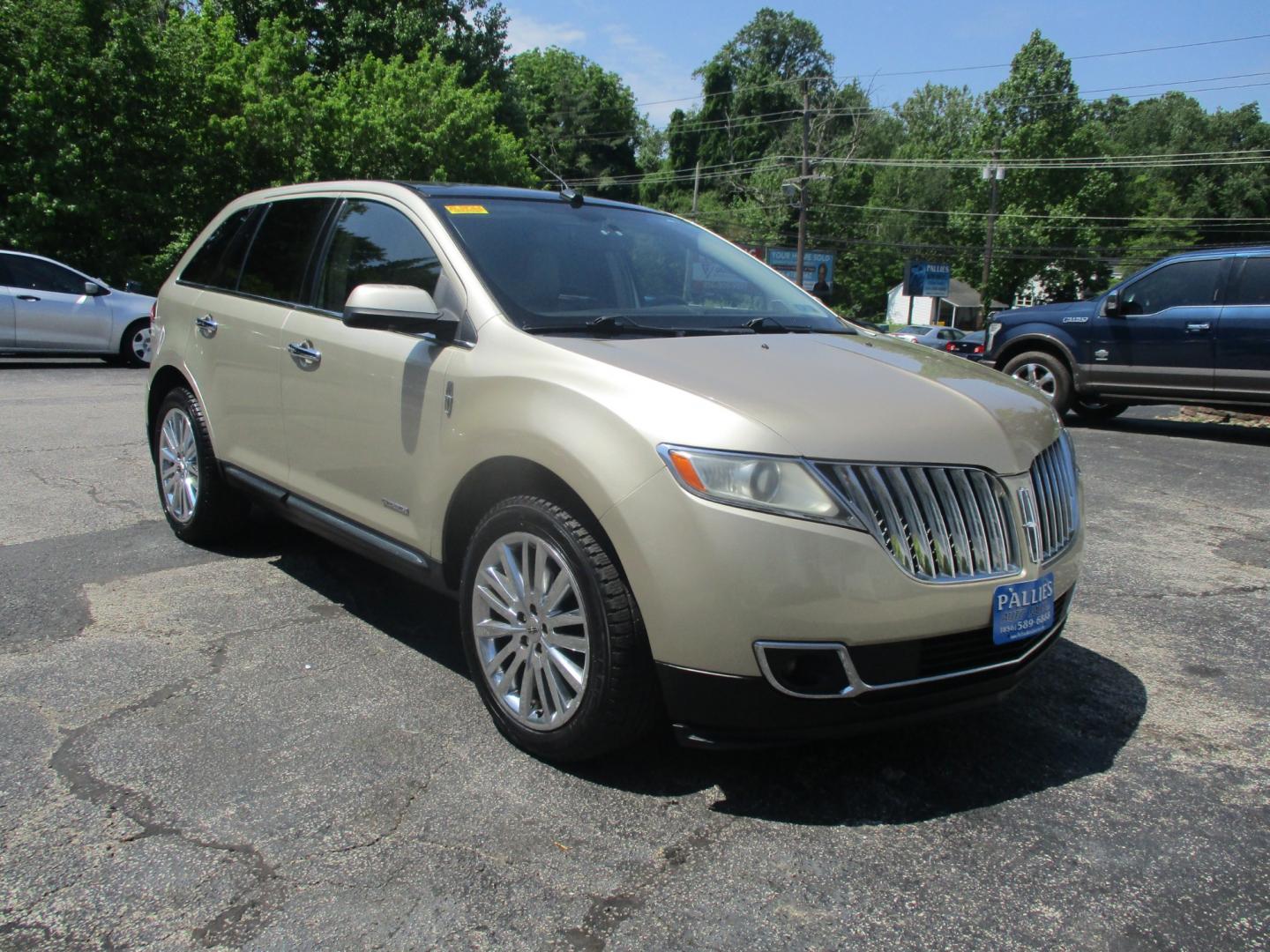 2011 GOLD Lincoln MKX (2LMDJ8JK4BB) , AUTOMATIC transmission, located at 540a Delsea Drive, Sewell, NJ, 08080, (856) 589-6888, 39.752560, -75.111206 - Photo#9